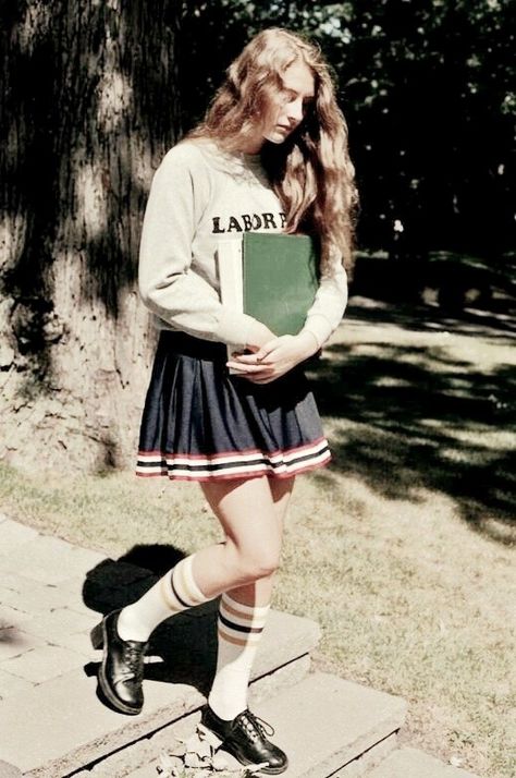 Pom Pom Girl, A Skirt, Mode Vintage, School Fashion, School Spirit, 70s Fashion, American Apparel, 90s Fashion, A Girl