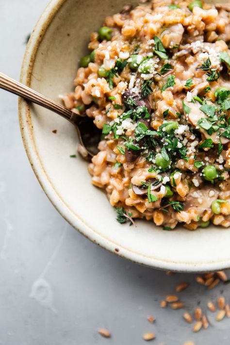 Mushroom Farro, Farro Risotto, Ground Beef Breakfast, Farro Recipes, Risotto Recipe, Mushroom Risotto, Risotto Recipes, Idee Pasto Sano, Delicious Healthy Recipes