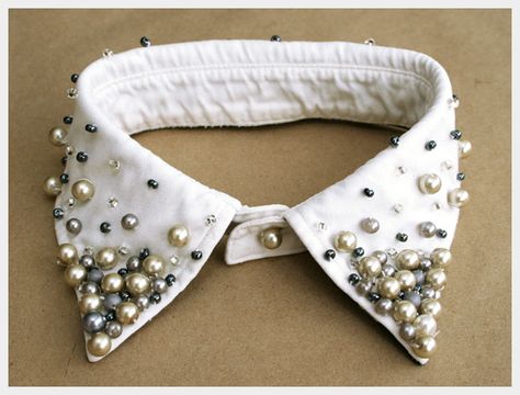 Another thing to try with all the collars from Husbands old shirts!  Maybe I could do this with buttons! Trash To Couture, Collars Diy, Beaded Collar Necklace, Diy Collier, Pearls Diy, Old Shirts, Beaded Collar, Absolutely Fabulous, Diy Accessories