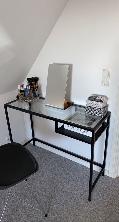 Ikea Black Desk, Ikea Vittsjo, Vanity Inspo, Ikea Vanity, Minimalist Desk, Bedroom Desk, Creative Workspace, Workspace Inspiration, Dream Apartment