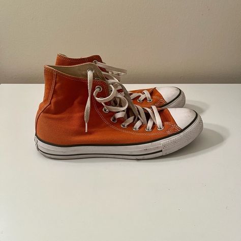 Burnt Orange All-star Converses Orange Shoes Aesthetic, Orange Shoes Outfit Sneakers, Orange Converse Aesthetic, Burnt Orange Converse, Orange Converse Outfit, Burnt Orange Outfits, Burnt Orange Shoes, Burnt Orange Outfit, Converse Orange