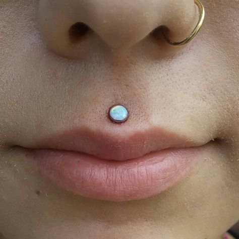 Upper lip piercing with Neometal 4mm white opal cab Opal Medusa Piercing, Upper Lip Piercing, Medusa Piercing, Face Piercings, Upper Lip, Line Art Tattoos, Lip Piercing, White Opal, Tattoos And Piercings