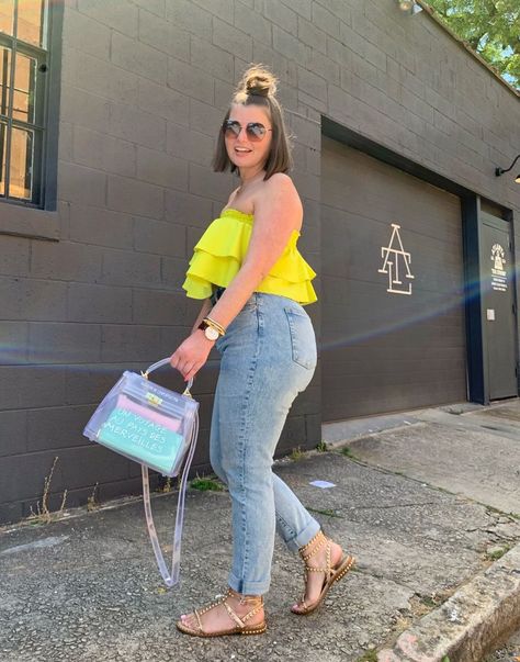 Neon Top Outfit, Julia Marie, Goddess Fashion, Neon Top, Atlanta Fashion, Top Outfit, Look Here, Looks Chic, Casual Summer Outfit