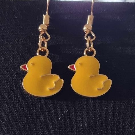 Cute, fun yellow duck earrings that have been made with care. These super cute yellow duck earrings make the perfect gift for birthday's, stocking fillers at Christmas or even just because. The yellow duck charm measures approximately 16.5mm x 14mm , and the completed earrings measure approximately 4cm long. Duck Earrings, Handmade Gift Ideas, Yellow Duck, Earrings Cute, Stocking Fillers, Rubber Duck, Cute Earrings, Earrings Handmade, Etsy Australia