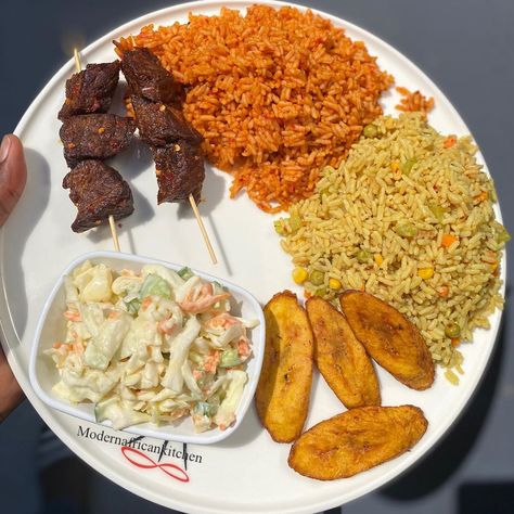 Jollof Rice Plating Ideas, Nigerian Jollof Rice And Chicken, Jollof Rice And Plantain, Party Jollof Rice Nigerian, Nigeria Jollof Rice, Jollof Rice And Chicken Photography, Jollof Rice Nigerian With Chicken And Plantain, Nigeria Food, Nigerian Recipes