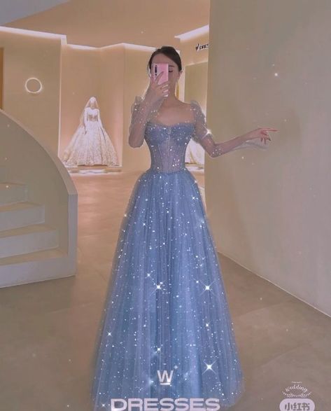 Edit by @minhnhu1520 Gaun Tulle, Pretty Quinceanera Dresses, Classy Prom Dresses, Stunning Prom Dresses, Fancy Dresses Long, Princess Ball Gowns, Prom Dress Inspiration, Cute Prom Dresses, Pretty Prom Dresses