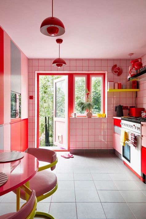 Casa Vintage, Colour Blocking, Pink Kitchen, Dream House Decor, Interior Inspo, My New Room, House Inspo, 인테리어 디자인, House Inspiration