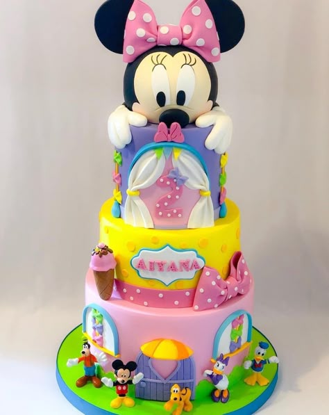 Minnie Mouse Bowtique Birthday Cake, Minnie And Daisy Birthday Cake, Minnie Bowtique Cake, Minnie Candyland, Minnie Boutique, Minnie Mouse Clubhouse, Minnie Mouse Birthday Theme, Minnie Mouse Theme Party, Minnie Mouse Birthday Party Decorations