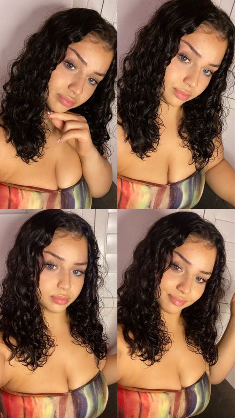 Makeup For Curly Hair, Curly Latina Hair Hairstyles, Pretty Selfies Instagram Curly Hair, Glasses With Curly Hair, 90s Supermodels Aesthetic, Curly Hair Selfie Ideas, Curly Hair Inspo Natural Curls, Curly Hair Baddie Aesthetic, Curly Baddie