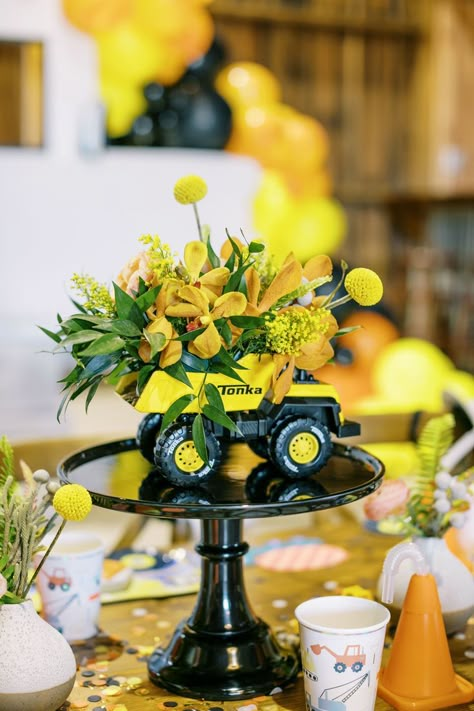 Construction Theme Table Centerpiece, Dump Truck Centerpiece Ideas, Construction Centerpieces Table Decorations, Construction Theme Table Decor, Construction Party Centerpiece, Civil Engineering Graduation Party Ideas, Construction Birthday Centerpieces, Under Construction Theme Party, Transportation Centerpieces