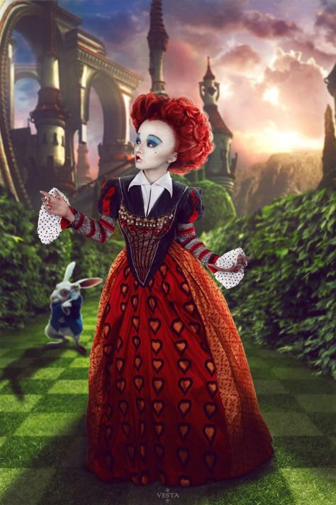 Heart Queen Alice In Wonderland, The Queen Of Hearts Alice In Wonderland, Tim Burton Queen Of Hearts, Alice In Wonderland Heart Queen, Queen Of Hearts Movie, Queen Of Hearts Alice In Wonderland, Alice In Wonderland Queen Of Hearts, Queen Of Hearts Wallpaper, Red Queen Alice In Wonderland