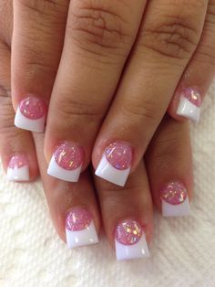 Love the pink glitter with white tips Summer Acrylic Nails Glitter, Short Nails Acrylic French Tips, Sumner Nails, Snow Nails, Solar Nails, Pink Nail Art Designs, White Tip Nails, Cute Pink Nails, Nail Tip Designs