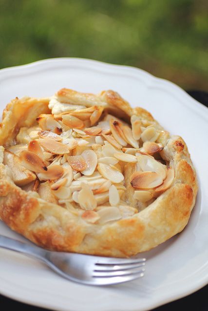 Apple Almond Galette (with Marzipan)…I love everything in this title and will definitely be making this soon! Recipes With Marzipan Paste, Fruit Galettes, Almond Galette, Almond Paste Recipes, Marzipan Recipe, Almond Pastry, Morning Meals, Apple Galette, Sweet Dumplings