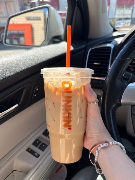 Caramel Iced Coffee, Dunkin Iced Coffee, Dunkin Donuts Iced Coffee, Coffee Summer, Vanilla Iced Coffee, Liquid Sugar, Coffee Board, Coffee Obsession, Dunkin Donuts Coffee