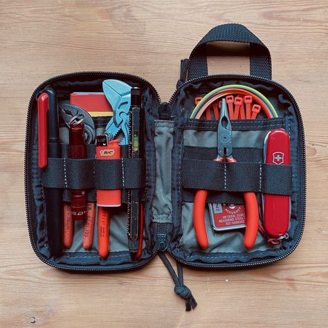 EveryDay Carry - Addicted's Amazon Page Tool Pouch Ideas, Recycled Firefighter, Edc Carry, Pocket Tools, Everyday Carry Bag, Overland Gear, Cargo Transport, Edc Bag, Edc Tactical