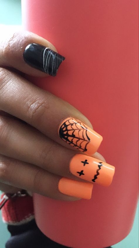 Dip Powder Nails Halloween, Halloween Nails Dip, Halloween Dip, Holloween Nails, Gel Overlay, Subtle Nails, Fancy Nails Designs, School Nails, Dip Powder Nails