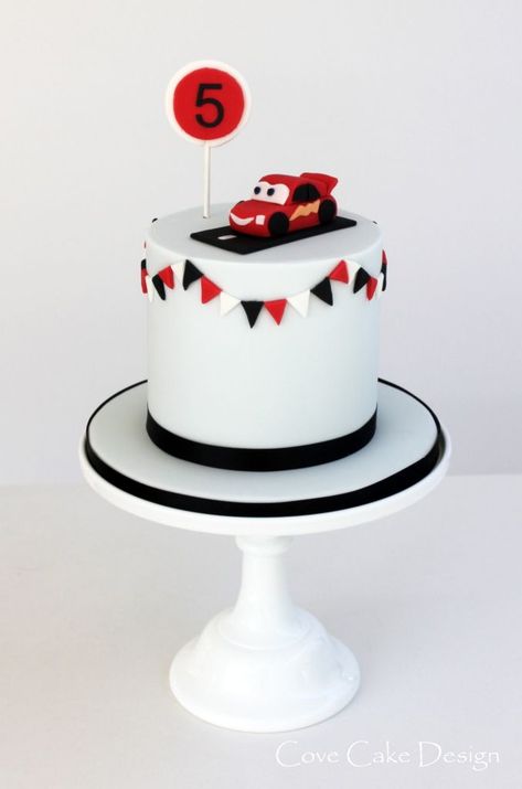 Cute Disney Cars Lightning Mc Queen boys birthday cake Simple Cars Cake, Simple Lightning Mcqueen Cake, Simple Car Cake, Simple Birthday Cake For Boys, Cake Lightning Mcqueen, Car Cakes For Boys, Mcqueen Party, Lightning Mcqueen Cake, Pastel Rainbow Cake