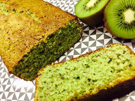 Kiwi almond cake Kiwi Bread Recipes, Kiwi Recipes Baking, Kiwi Cheesecake Recipes, Kiwi Cake Recipe, Kiwi Cobbler, Kiwi Dessert Recipes, Kiwi Bread, Kiwi Recipes Dessert, Kiwi Fruit Cake