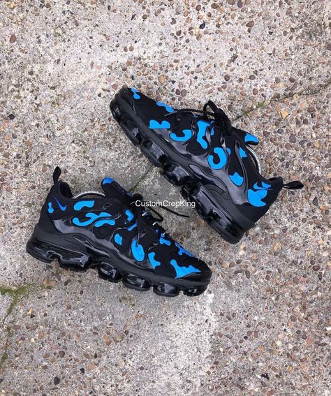 Nike Vapormax Plus(Customs by @customcrepking) FOR ALL PERSONAL SHOPPING INQUIRIES CONTACT VIA EMAIL OR DM #vapormaxplus #airmaxalways #solebox #bubblekoppe #kicks0l0gy #thesolefirm #customsneakers #kickstagasm #nikeshoes #snkrempire #complexkicks Custom Vapormax Plus, Vapor Max Plus, Nike Vapormax Plus, Head Board, Nike Vapormax, Hype Shoes, Custom Sneakers, Sneakers Men Fashion, Women Trends