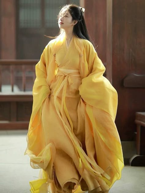 Qin & Han Dynasties (Warring States Robe) – Hanfu Shop Chinese Traditional Dress Princesses, Chinese Hanfu Princesses, Chinese Clothing Modern, Hanfu Princess, Hanfu Modern, Chinese Story, Li Mei, Chinese Princess Dress, Cosplay Men