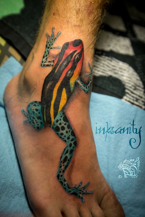 poison frog tattoo by alfredo najar Tree Frogs Tattoo, Poison Frog Tattoo, Poison Dart Frog Tattoo, Tree Frog Tattoos, Frog Cupcakes, J Tattoo, Poison Frog, Dart Frogs, Frog Tattoo