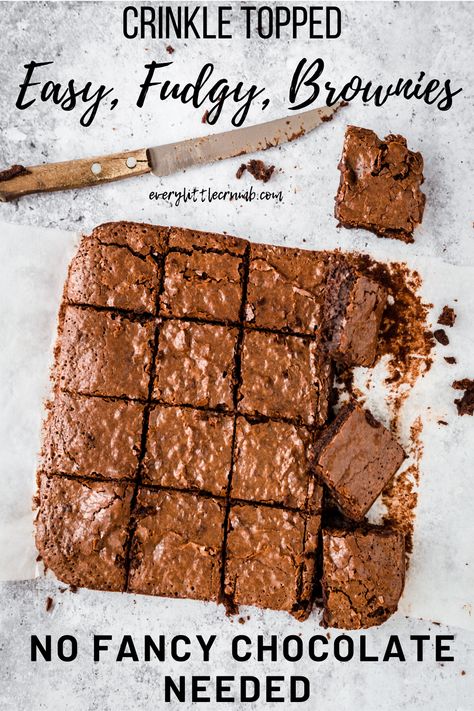 Easy fudgy brownies made chocolate chips. Gives you the perfect crinkle top and to die for texture! FOOLPROOF!  #brownies #fudge #bars #dessert #dessertrecipes Topped Brownies, Tea Breads, Bars Dessert, Crumb Recipe, Ramadan Desserts, Chocolate Chip Brownies, Fudge Bars, Chewy Brownies, Simple Bag