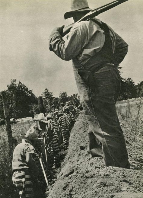 Chain Gang, Hood’s Chapel, Georgia 1936 by Margaret Bourke-White. Classic Classroom, Margaret Bourke White, Song Of The South, Chain Gang, Of Mice And Men, The First Americans, Documentary Photographers, Female Photographers, Life Magazine