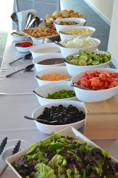 Salad Trays Parties, Party Size Salad, Diy Salad Bar Wedding, Diy Salad Bar Party, Salad Bar Buffet Display, Salad Bar Birthday Party, Party Salad Bar Ideas, Salad Buffet Display Presentation, Soup Salad And Sandwich Bar