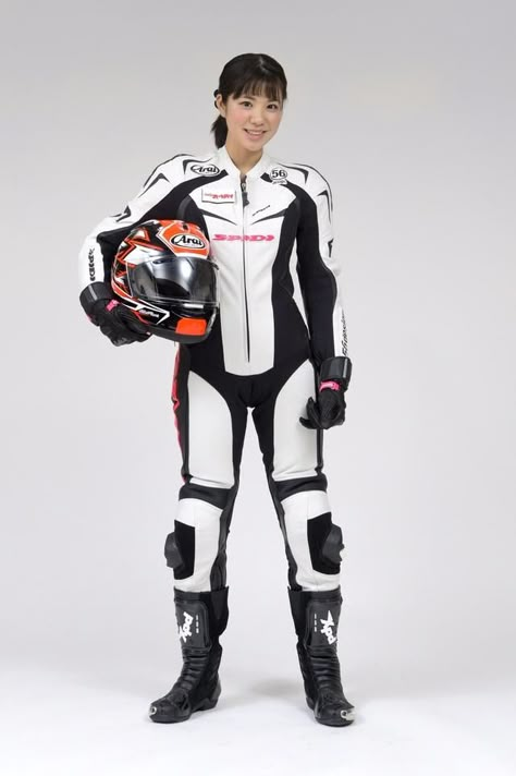 Motorcycle Race Suit Women, Rider Outfit Motorcycle Women, Riding Pose Reference, Racer Outfit Women, Motorcycle Suit Women, Emo Style Outfits, Motorbikes Women, Motorbike Suit, Promo Girls