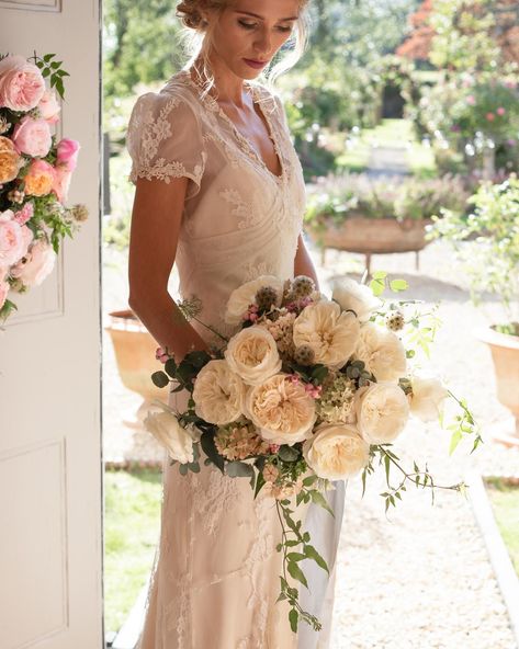 English Rose Bouquet, David Austin Wedding, Wedding Brainstorming, English Country Wedding, Outdoor Country Wedding, English Country Weddings, English Garden Wedding, Flower Company, Fabulous Wedding