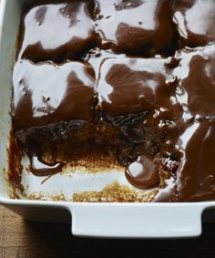 Nigella Sticky Toffee Pudding, Sticky Toffee Pudding Cake, Nigella Lawson Recipes, English Desserts, Sticky Date Pudding, Date Pudding, British Desserts, Toffee Pudding, Bbc Food