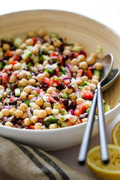 Balela Salad Recipe, Balela Salad, Mediterranean Chickpea Salad, Spiced Chickpeas, Chickpea Salad Recipes, Fruit Salad Recipe, Vegan Salads, Salad Recipes For Dinner, Healthy Recipe Videos