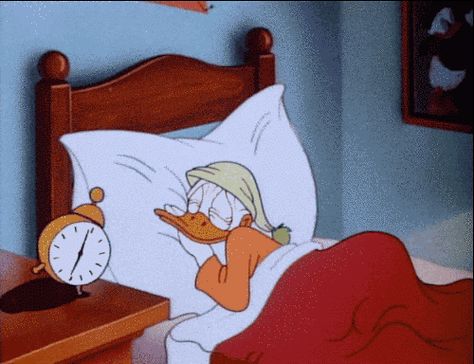 You almost always ignore the first two alarms, because they’re just warm-ups for when you actually HAVE to get up. | 22 Awkward Moments People Who Hate Waking Up Will Totally Understand Funny Good Morning Images, Funny Watch, Disney Gif, Good Morning Funny, Morning Gif, Good Morning Gif, Cartoon Gifs, Classic Cartoons, How To Wake Up Early