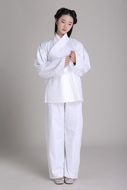 Chinese Clothing Women, Ancient China Clothing, Hanfu Clothing, Traditional Asian Dress, China Clothes, Traditional Chinese Clothing, White Pajamas, Chinese Traditional Clothing, Comfortable Pajamas