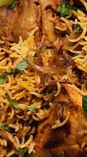 Con arroz basmati y mucho sabor, una receta para preparar en la insta pot Crockpot Rice, Dinner Recepies, Afghan Food, Chicken Fresh, Chicken Biryani Recipe, Rice Chicken, Persian Cuisine, Soup Easy, Prawn Recipes