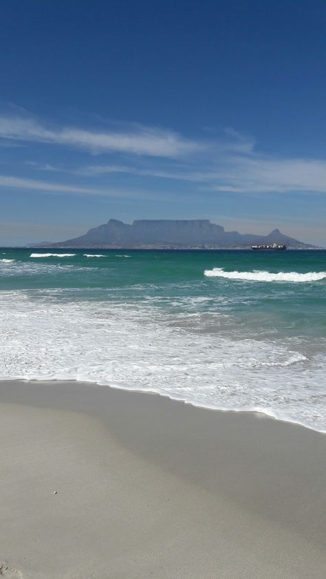 Bloubergstrand Cape Town, Cape Town Travel, Africa Destinations, Education Architecture, Table Mountain, Travel Outdoors, Outdoor Quotes, Europe Summer, Cape Town South Africa