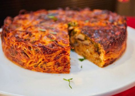 Delicious, easy recipes that use all your pantry staples - Good Morning America Lentil Cake, Vegetarian Spaghetti, Spaghetti Pie, Pantry Staples, Good Morning America, Food Pantry, Top Recipes, Meatloaf, Lentils