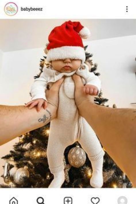 Christmas Baby Photoshoot Ideas, Christmas Baby Photoshoot, Holiday Baby Pictures, Diy Inventions, Vom Avea Un Copil, Baby Christmas Photography, Newborn Christmas Photos, Photo Bb, Christmas Baby Pictures