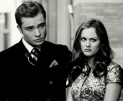 Chuck Bass and Blair Waldorf Chuck Gossip Girl, Chuck Et Blair, Blair Y Chuck, Chuck E Blair, Chuck Y Blair, Mode Gossip Girl, Estilo Gossip Girl, Estilo Blair Waldorf, Blair And Chuck