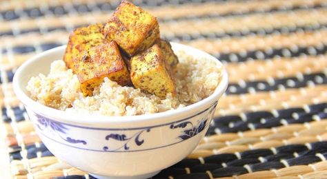 Caribbean Tofu with Coconut Quinoa Coconut Lime Quinoa, Coconut Quinoa, Cooking Tofu, Tofu Recipes Vegan, Quinoa Recipe, Tofu Dishes, Vegan Bbq, Vegan Lunches, Grain Foods