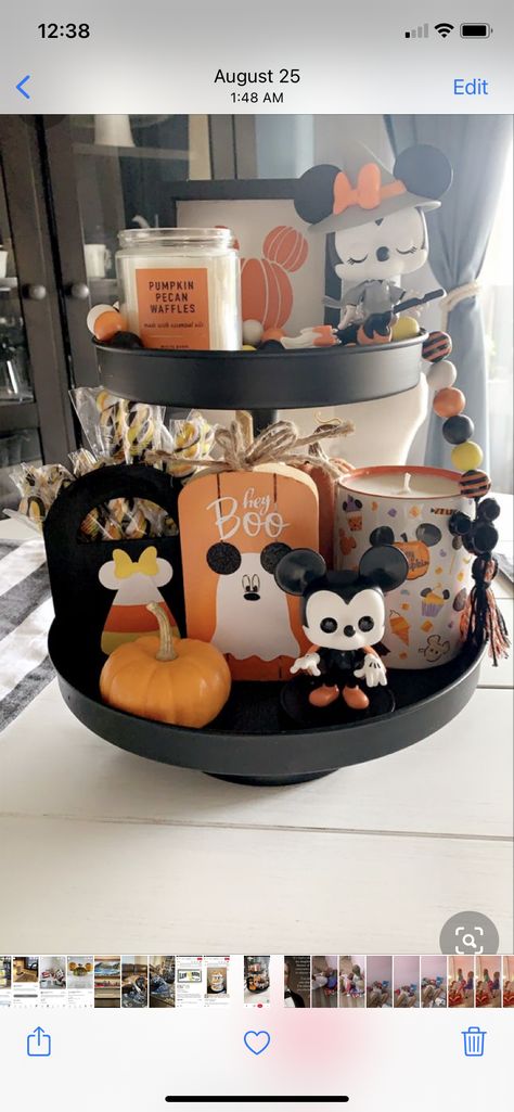 Disney Halloween Crafts, Disney Halloween Diy, Indoor Halloween Decor Ideas, Porch Decor Halloween, Halloween Coffee Bar, Cricut Wood, Disney Halloween Decorations, Deco Disney, Mouse Pumpkin