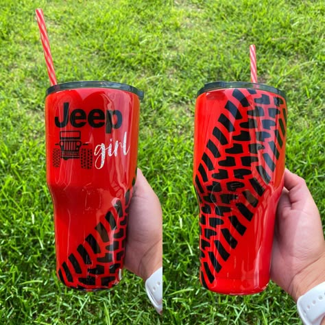 Jeep Cups Ideas, Jeep Tumbler Ideas, Jeep Cricut, Car Decorations Ideas, Jeep Tumbler, Car Decoration Ideas, Jeep Unlimited, Christmas Car Decorations, Epoxy Cups