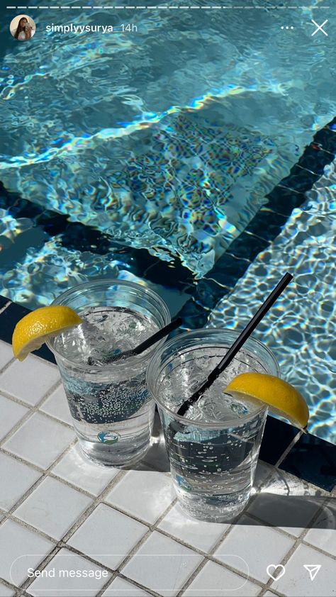 Drinks By The Pool, Summer Smell, Pool Drinks, Swimming Pictures, Pool Picture, Boho Life, Story Ideas Pictures, Summer Pool, Creative Instagram Photo Ideas