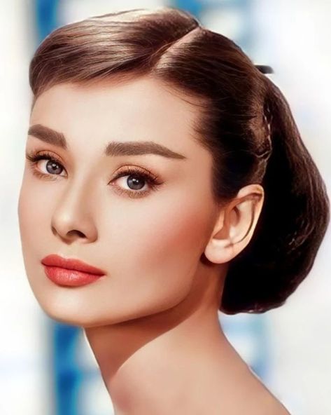 Audrey Hepburn in " funny face 1957"💙 Edit photo by me . . . . #audreyhepburn #audrey_hepburn #sabrina #breakfastattiffanys #thenunsstory … | Instagram Audrey Hepburn Wedding, Funny Face 1957, Audrey Hepburn Funny Face, Audrey Hepburn Makeup, Audrey Hepburn Hair, 70s Celebrities, 1950s Makeup, Audrey Hepburn Pictures, Audrey Hepburn Movies