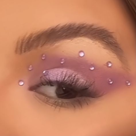 Barbie Makeup Rhinestones, Pink Makeup With Diamonds, Pink Sparkly Concert Outfit, Purple Makeup Euphoria, Lover Eras Makeup, Taylor Swift Eras Tour Makeup Speak Now, Pink Gem Eye Makeup, Rine Stone Makeup Euphoria, Speak Now Inspired Makeup