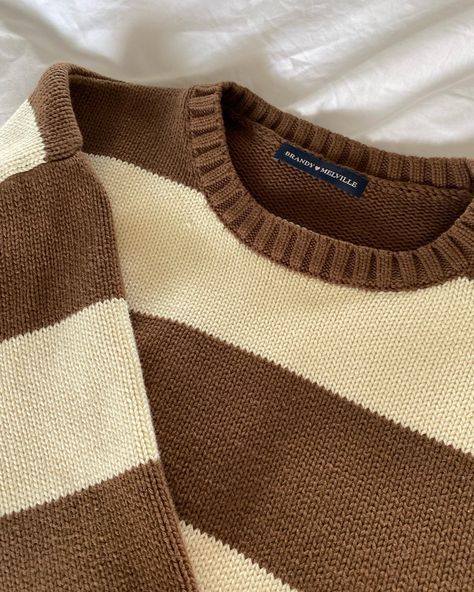 Brown Brandy Sweater, Caramel Girl Aesthetic Outfits, Brown Sweater Outfit Aesthetic, Brown Sweater Aesthetic, Fits Sweater, Vanilla Style, Alley Rose, Brandy Sweater, Brown Sweaters