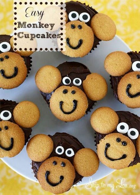 Monkey cupcakes for jungle baby shower - SO COOL - vanilla wafers and chocolate cupcakes.  Great idea! Recipes Cupcakes, Monkey Cupcakes, Monkey Birthday Parties, Zoo Birthday Party, Cupcake Tutorial, Jungle Birthday Party, Zoo Birthday, Monkey Birthday, Torte Cupcake