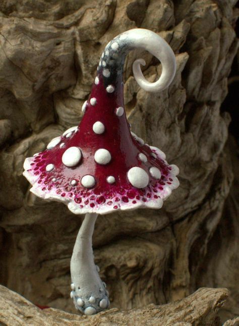 Polymer Clay Kunst, Hantverk Diy, Clay Fairy House, Polymer Clay Fairy, Mushroom Crafts, Clay Fairies, Fairy Crafts, Fairy Garden Diy, Mushroom Art