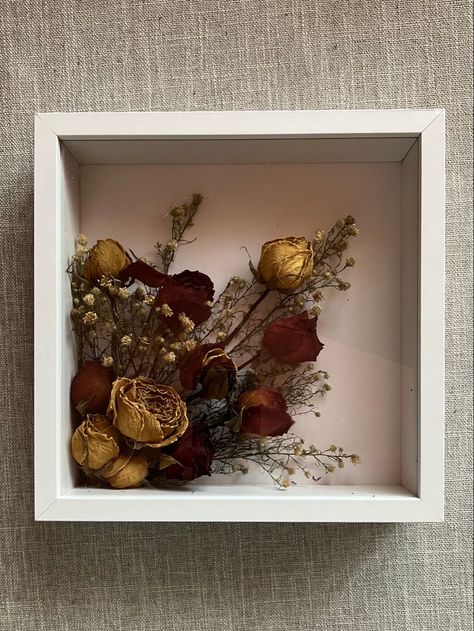 Flowers In Shadow Box Dried, Dried Rose Shadow Box Diy, Dry Flower Shadow Box Ideas, Dried Flower Box Frame, Preserve Flowers In Frame, Dried Flowers In Shadow Box Display, Dried Flowers Shadow Box Ideas, Dried Flower Shadow Box Ideas, Shadow Box With Dried Flowers