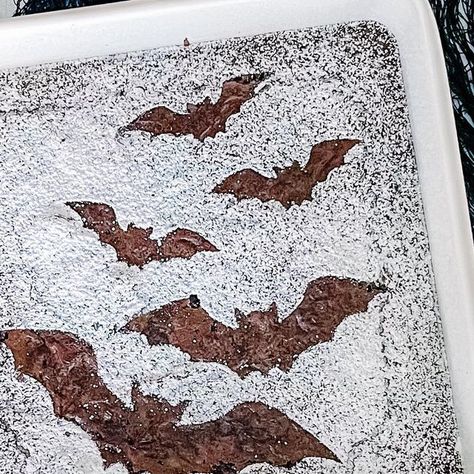 Addie Taylor ✨ DIY + Motherhood on Instagram: "Easy Bat Brownies!! I know we’ve all been buying bats to put up around the house so this is your sign to keep a couple extra around for an easy Halloween treat. This turned out so fun! All I did was wash off a few bats, lay them on the brownie and dust with powdered sugar. This could be done with any shape your heart desires!" Bat Brownies, Diy Brownies, Halloween Treats Easy, Halloween Treat, Hearts Desire, Easy Halloween, Halloween Treats, Powdered Sugar, Tis The Season